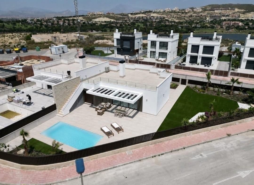 Villa en Dorado Country Club